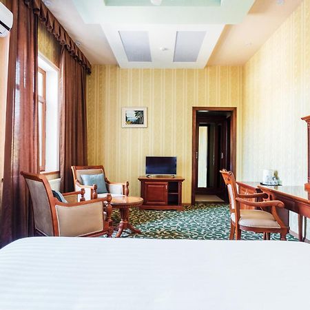 Western Suites Hotel ทาชเคนต์ ภายนอก รูปภาพ