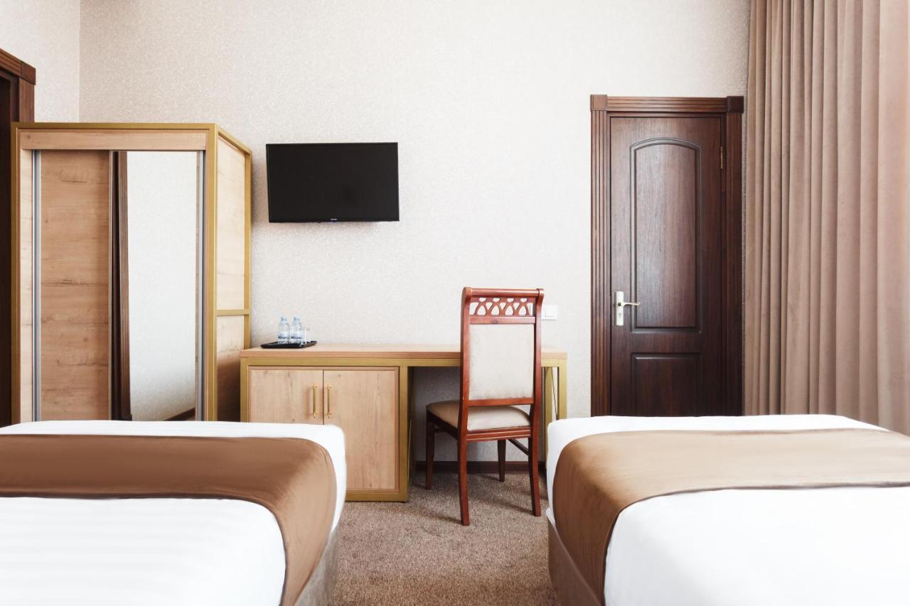 Western Suites Hotel ทาชเคนต์ ภายนอก รูปภาพ