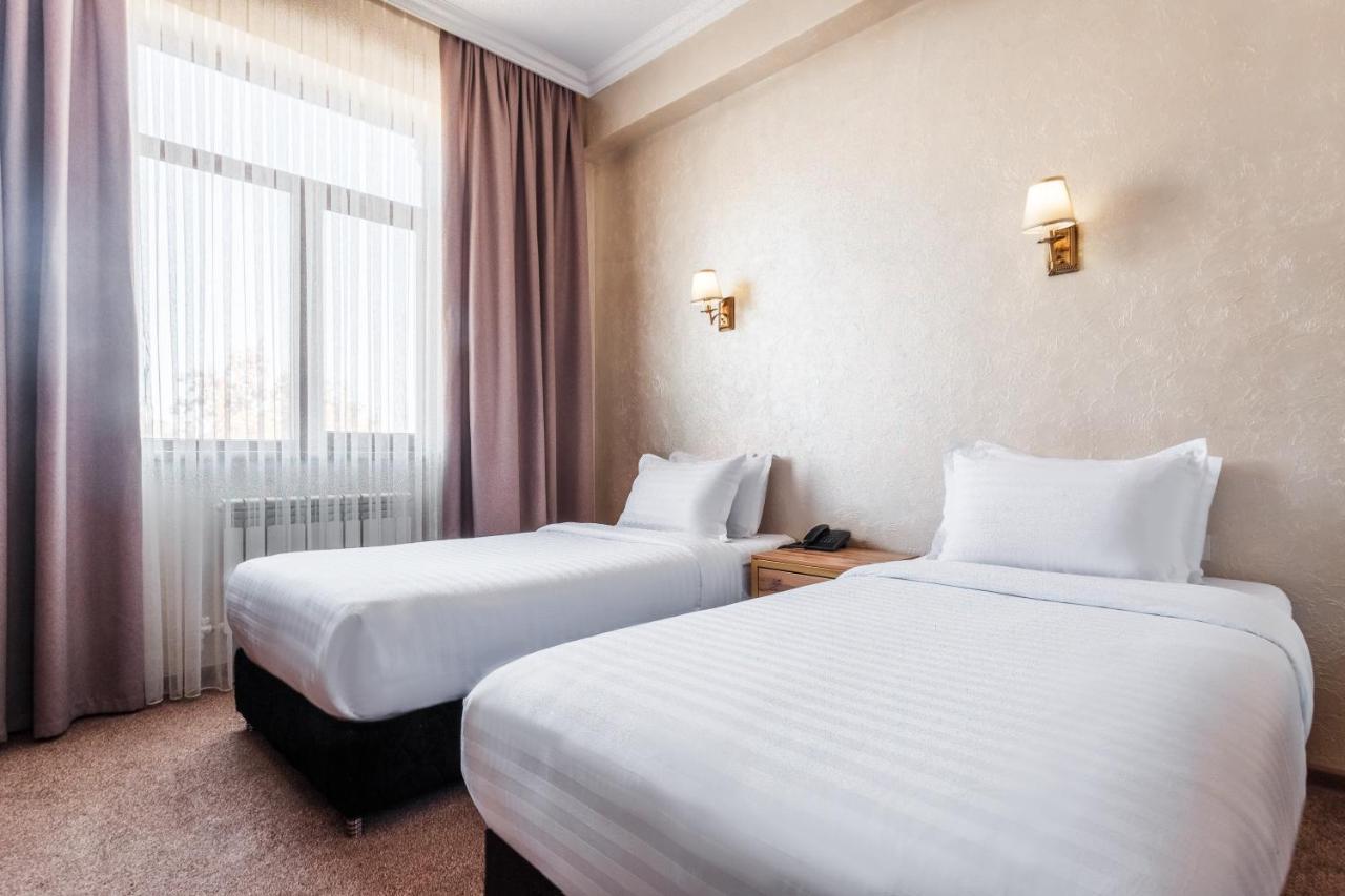 Western Suites Hotel ทาชเคนต์ ภายนอก รูปภาพ