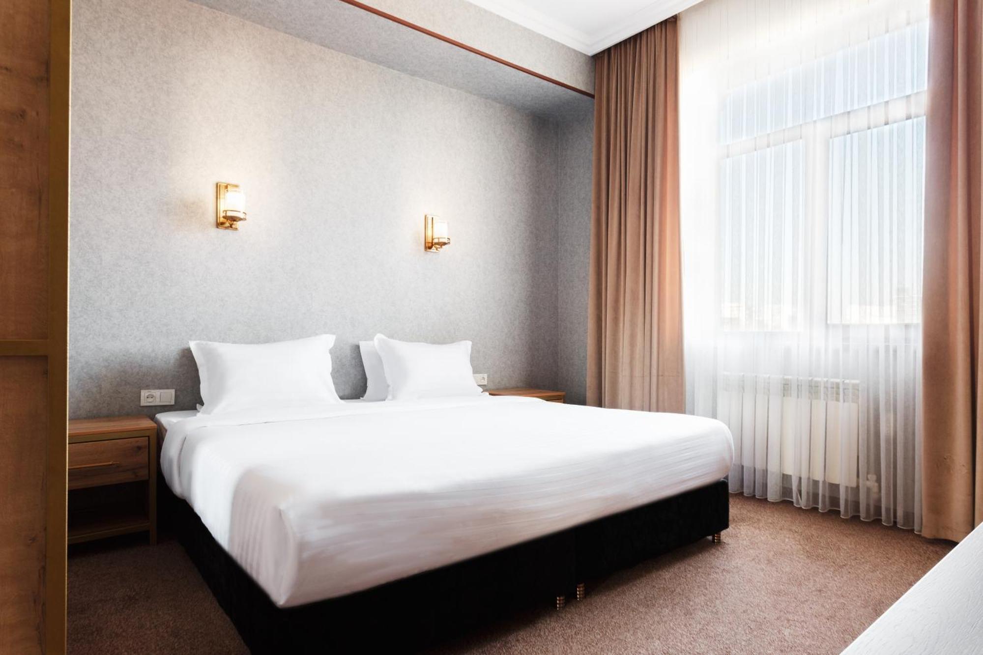 Western Suites Hotel ทาชเคนต์ ภายนอก รูปภาพ