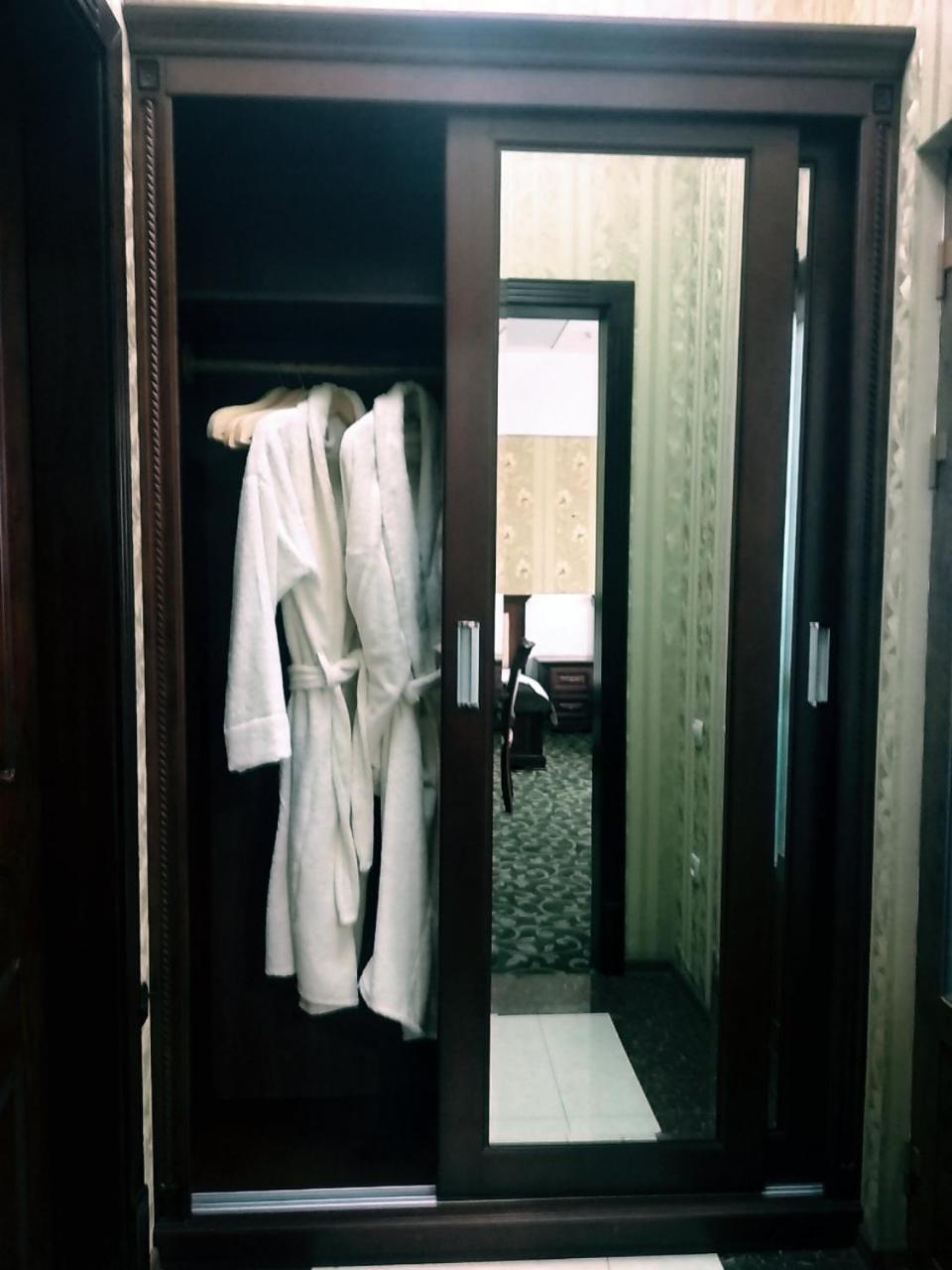 Western Suites Hotel ทาชเคนต์ ภายนอก รูปภาพ