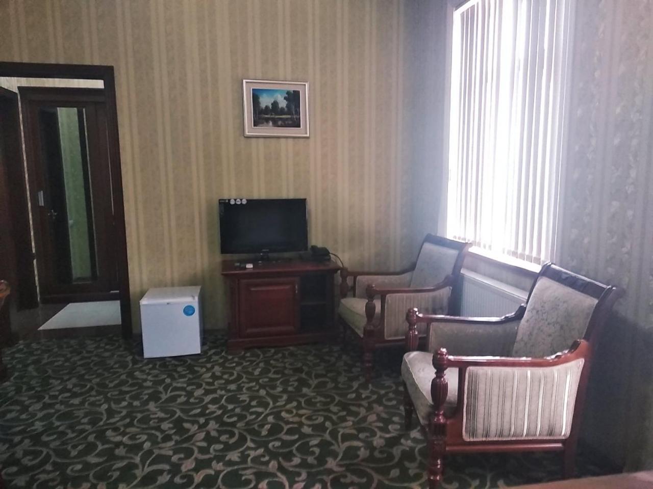Western Suites Hotel ทาชเคนต์ ภายนอก รูปภาพ